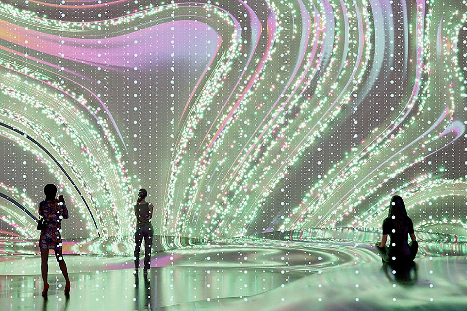 Collaboration between artistic and scientific disciplines Collaboration between artistic and scientific disciplines